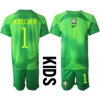 Fotballdrakt Barn Brasil Alisson Becker #1 Keeper Bortedraktsett VM 2022 Kortermet (+ Korte bukser)